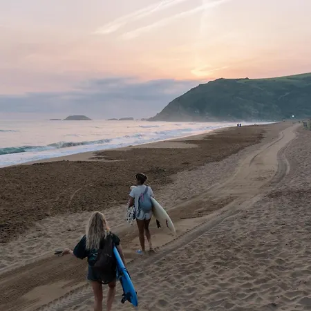 بيت شباب San Sebastian Surf And Party Hostel *