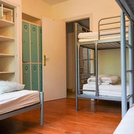 San Sebastian Surf And Party Hostel * Aia