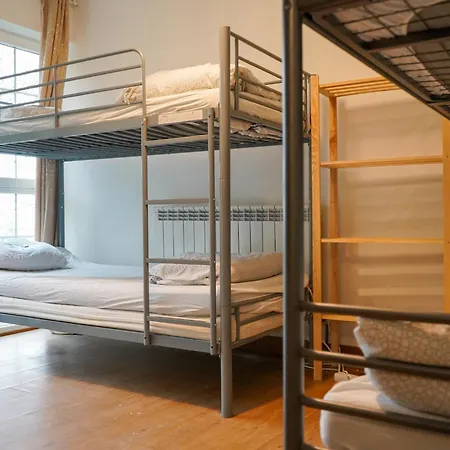 San Sebastian Surf And Party Hostel بيت شباب *